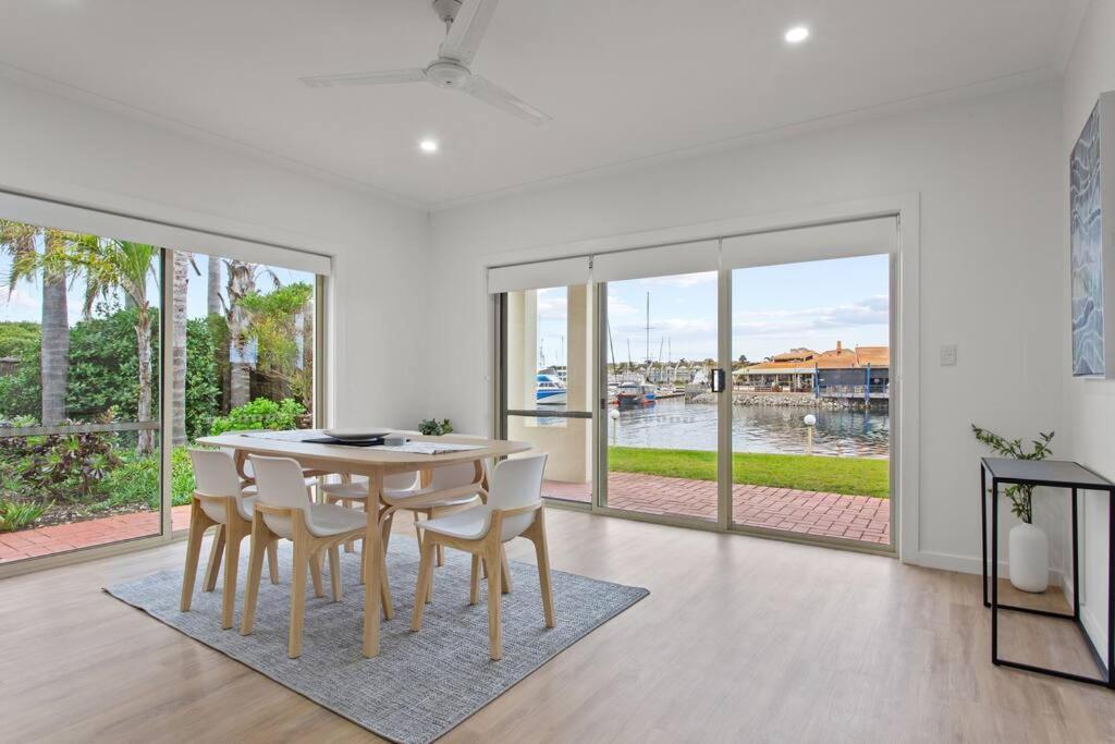 דירות פורט לינקולן Waterfront Townhouse - Picturesque Marina Views מראה חיצוני תמונה